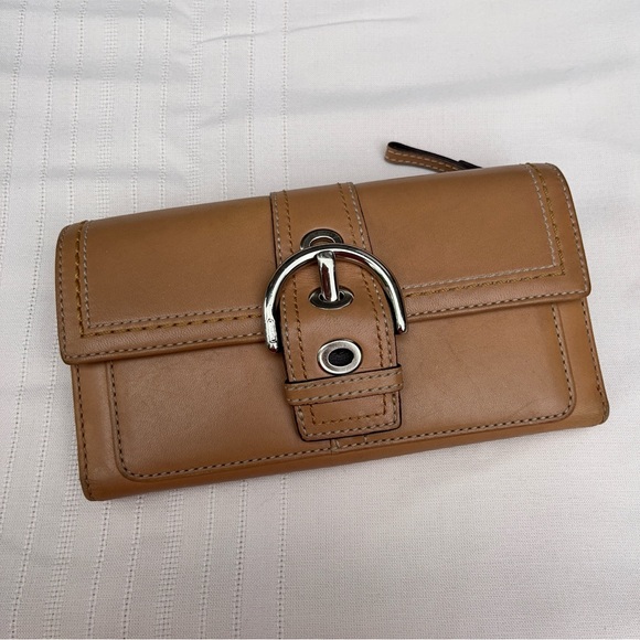 Vintage Coach Camel Leather Soho Buckle Slim Envelope Wallet - Picture 1 of 14